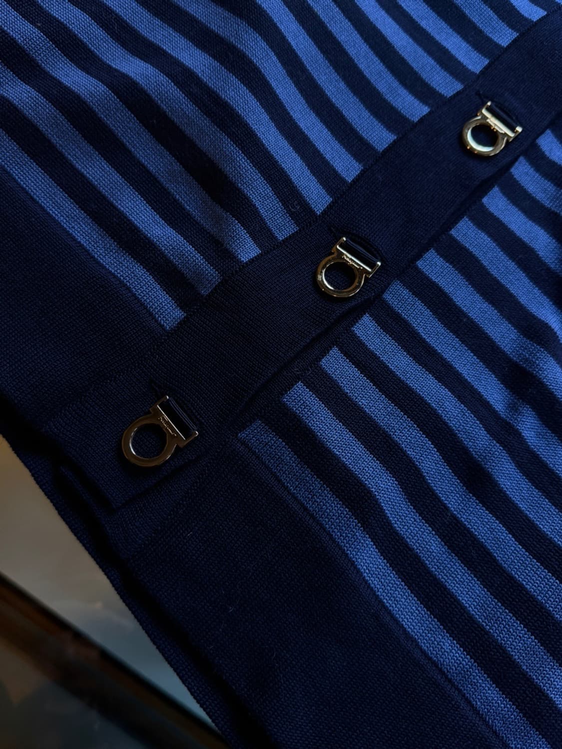 살바토레 페라가모 금장 가디건 55~66 상품이미지9