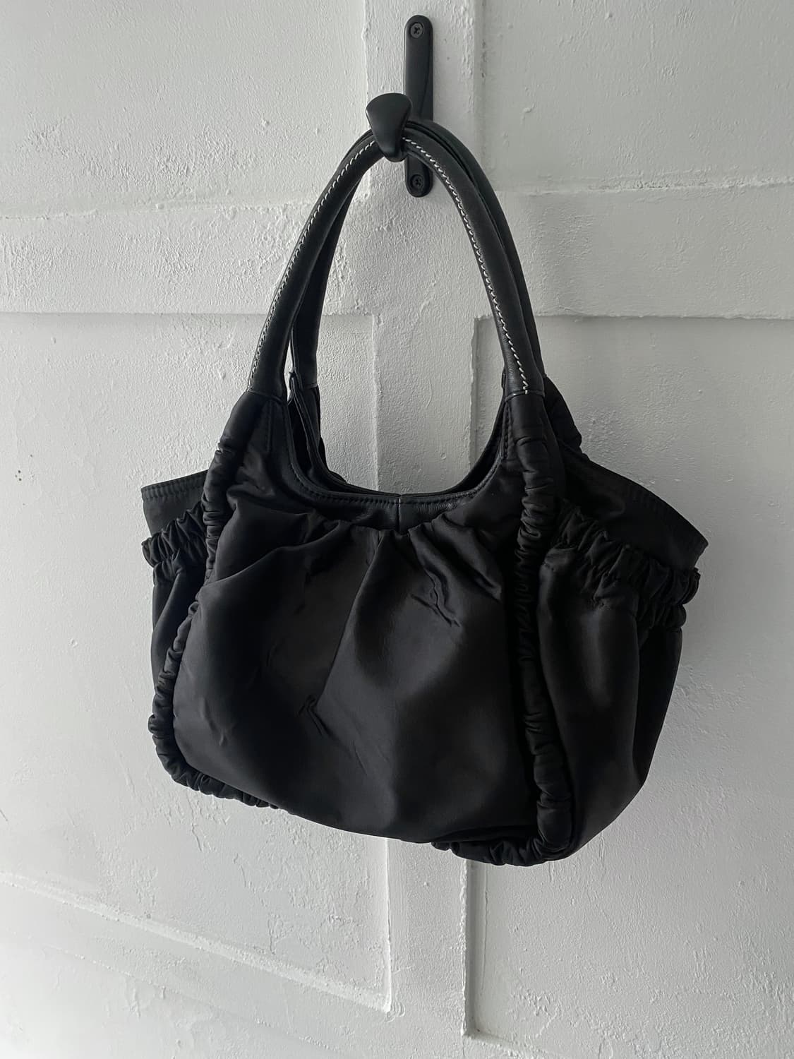 [Y’saccs] 셔링 토트백 상품이미지2