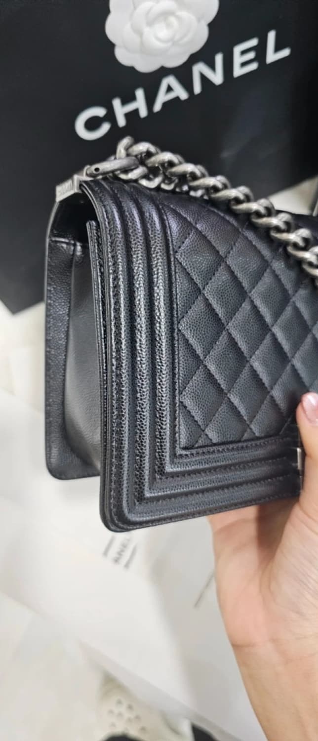 (정품)샤넬 보이백 미듐 캐비어 은장 상품이미지6