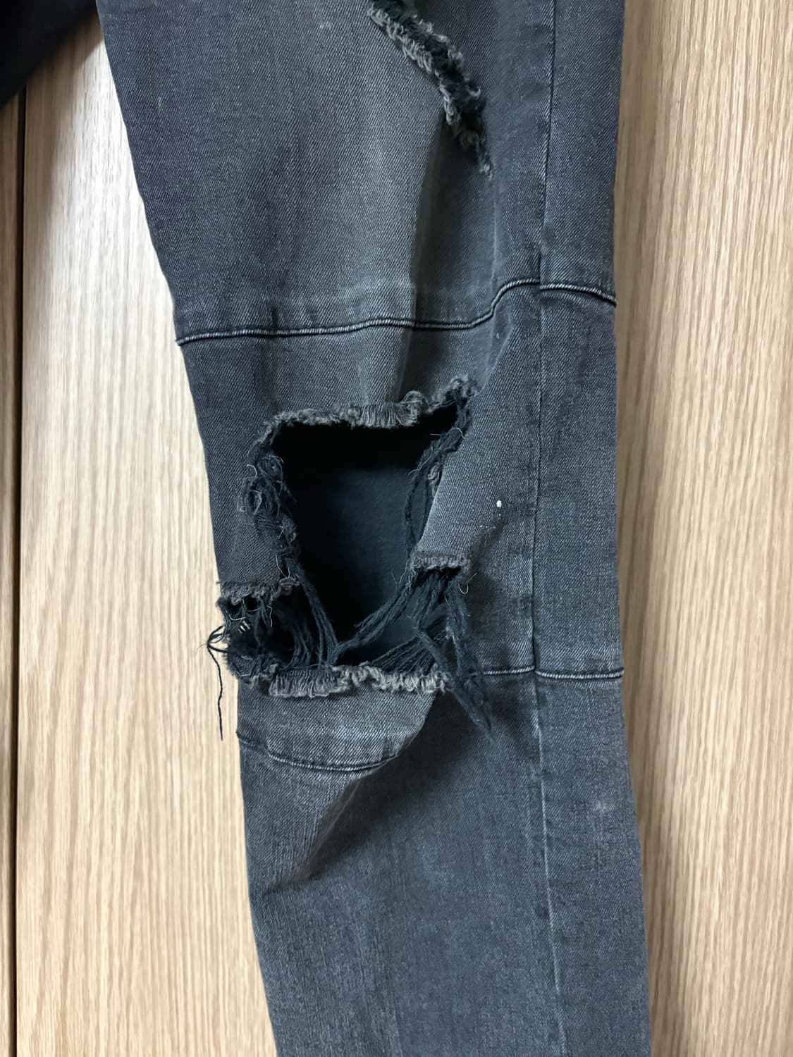 ROUVRSTAG 블랙 데미지 워싱진 M 사이즈 상품이미지3