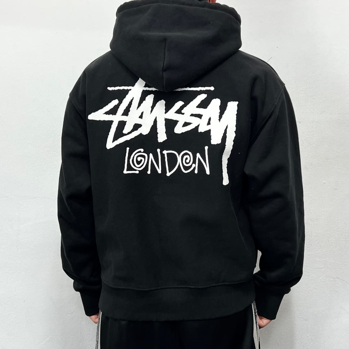 스투시 베이직 스탁 런던 로고 후디 블랙 상품이미지4