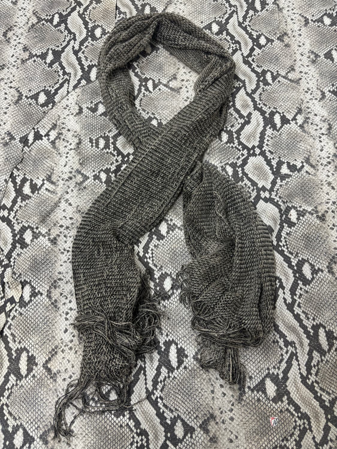 “Vintage” Grey Scarf 상품이미지3