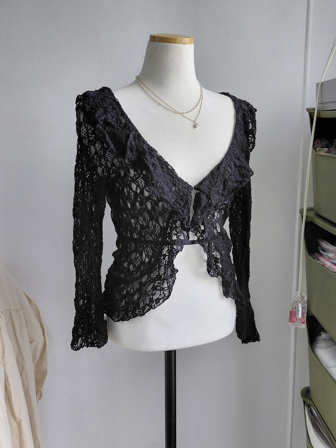 [빈티지] 블랙 레이스 숏 가디건 프릴 장식 상품이미지1