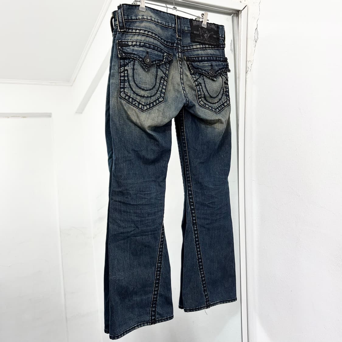 트루릴리전 부츠컷 데님 팬츠 상품이미지4