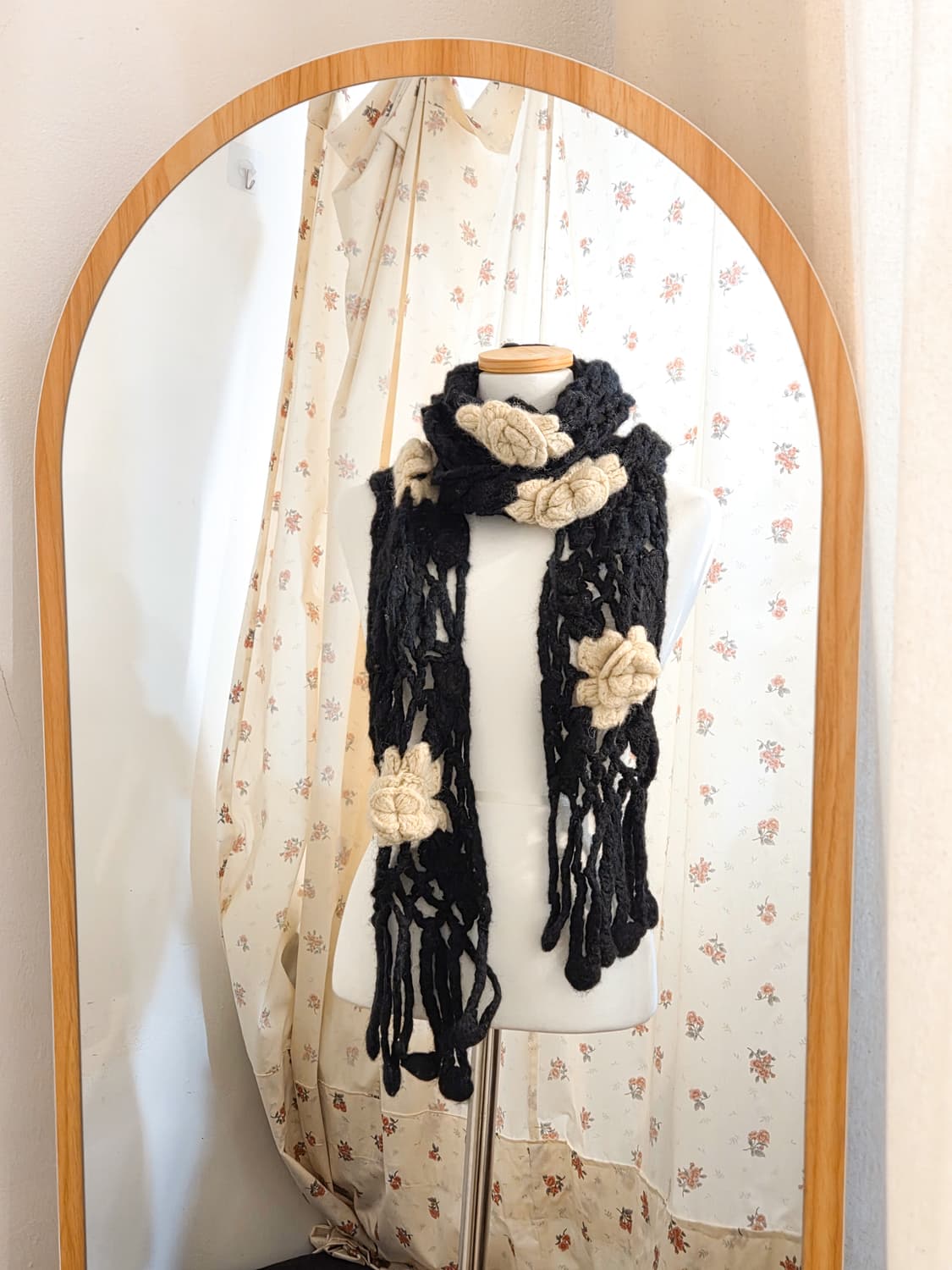 꽃 모티브 짜임 머플러 상품이미지1