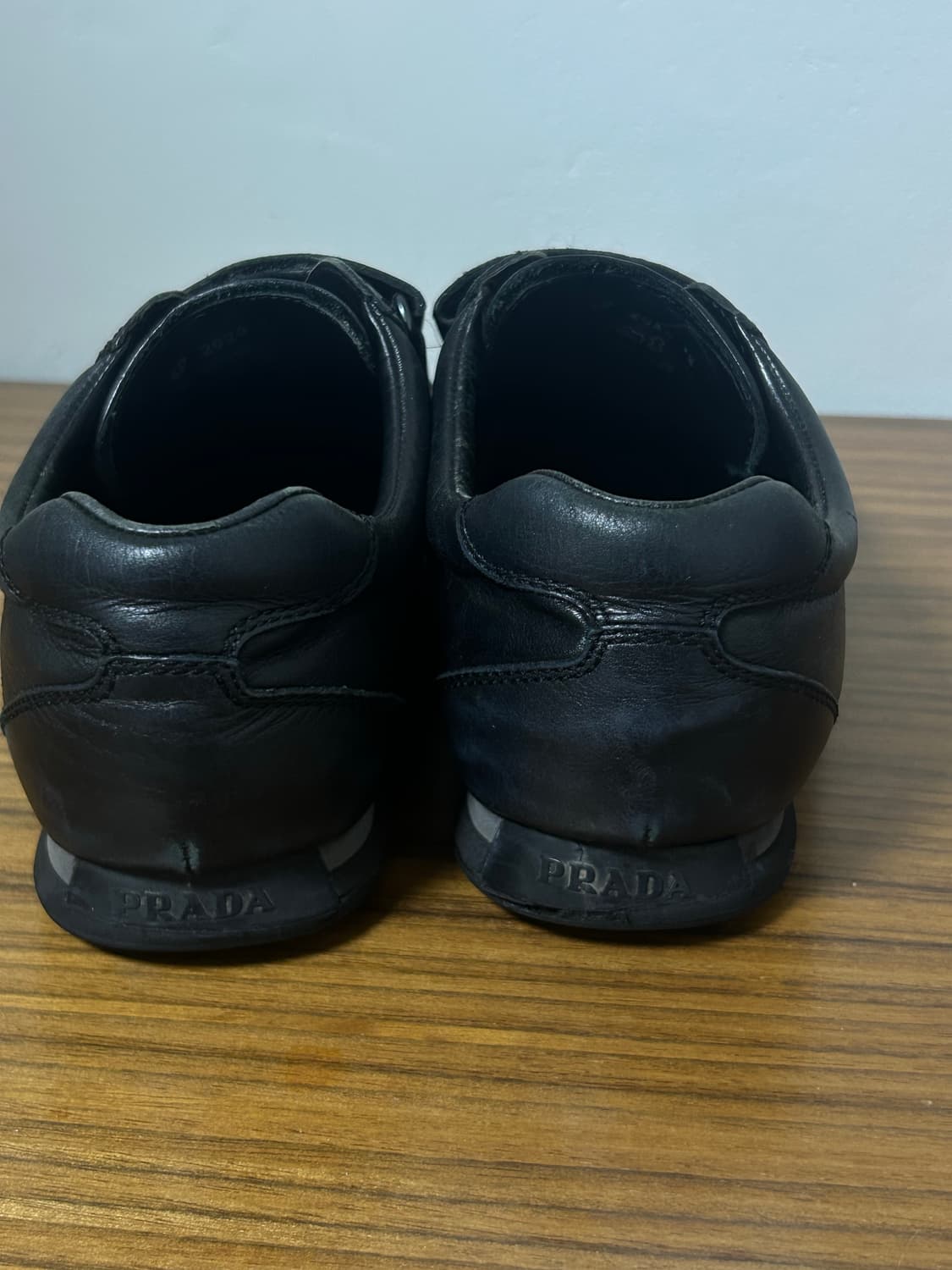 [prada] 프라다 벨크로 플랫슈즈 상품이미지3