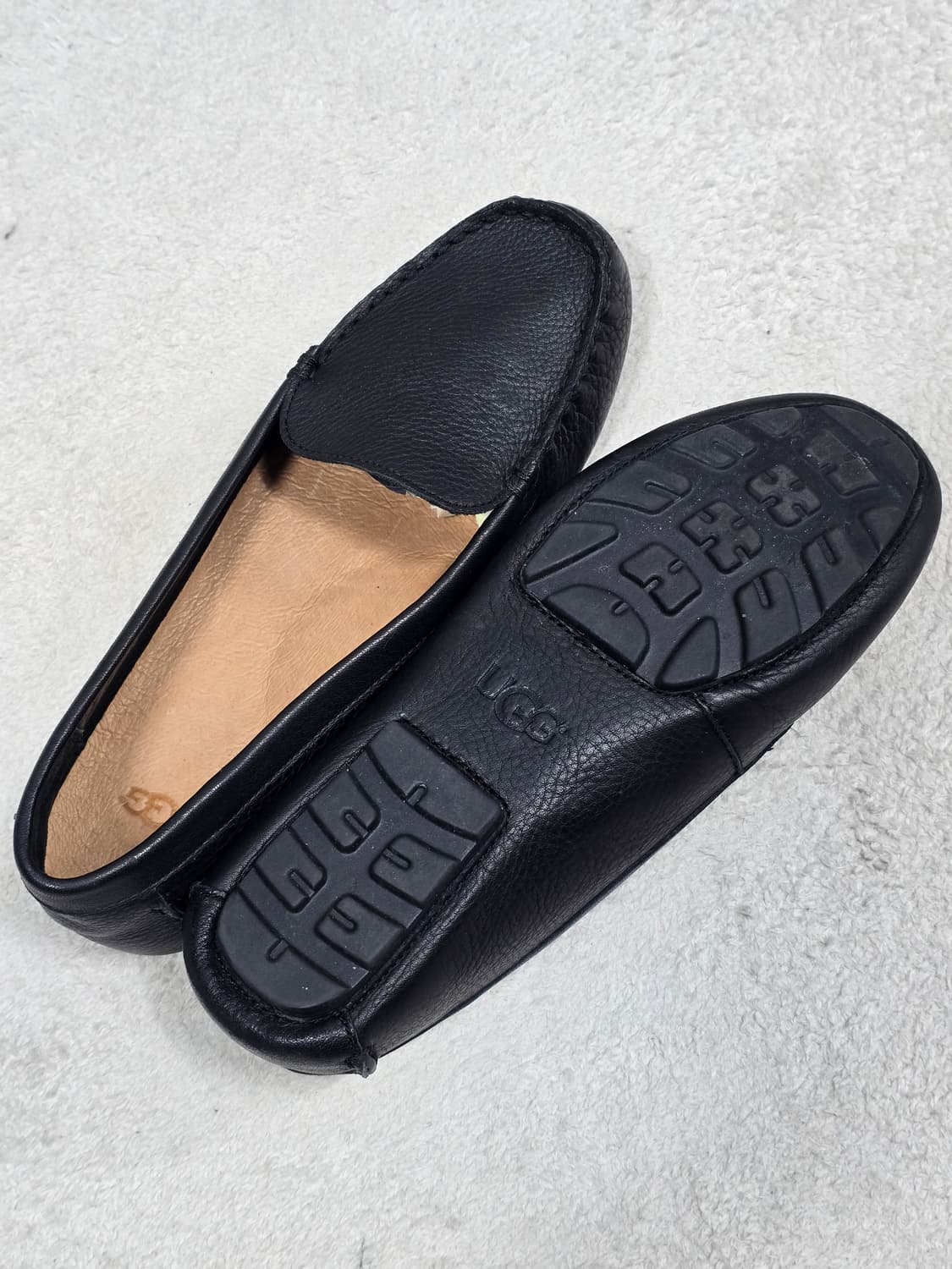 UGG 어그 여성 레더 플로리스 로퍼 블랙 240 상품이미지4