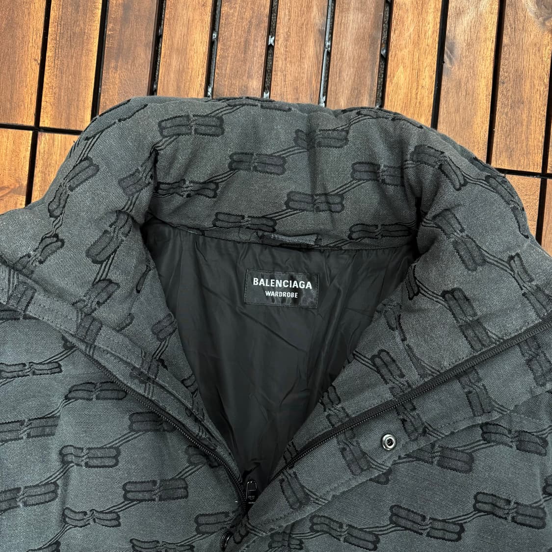 발렌시아가 BB 모노그램 푸퍼 그레이 made in ITALY (XL) 상품이미지7