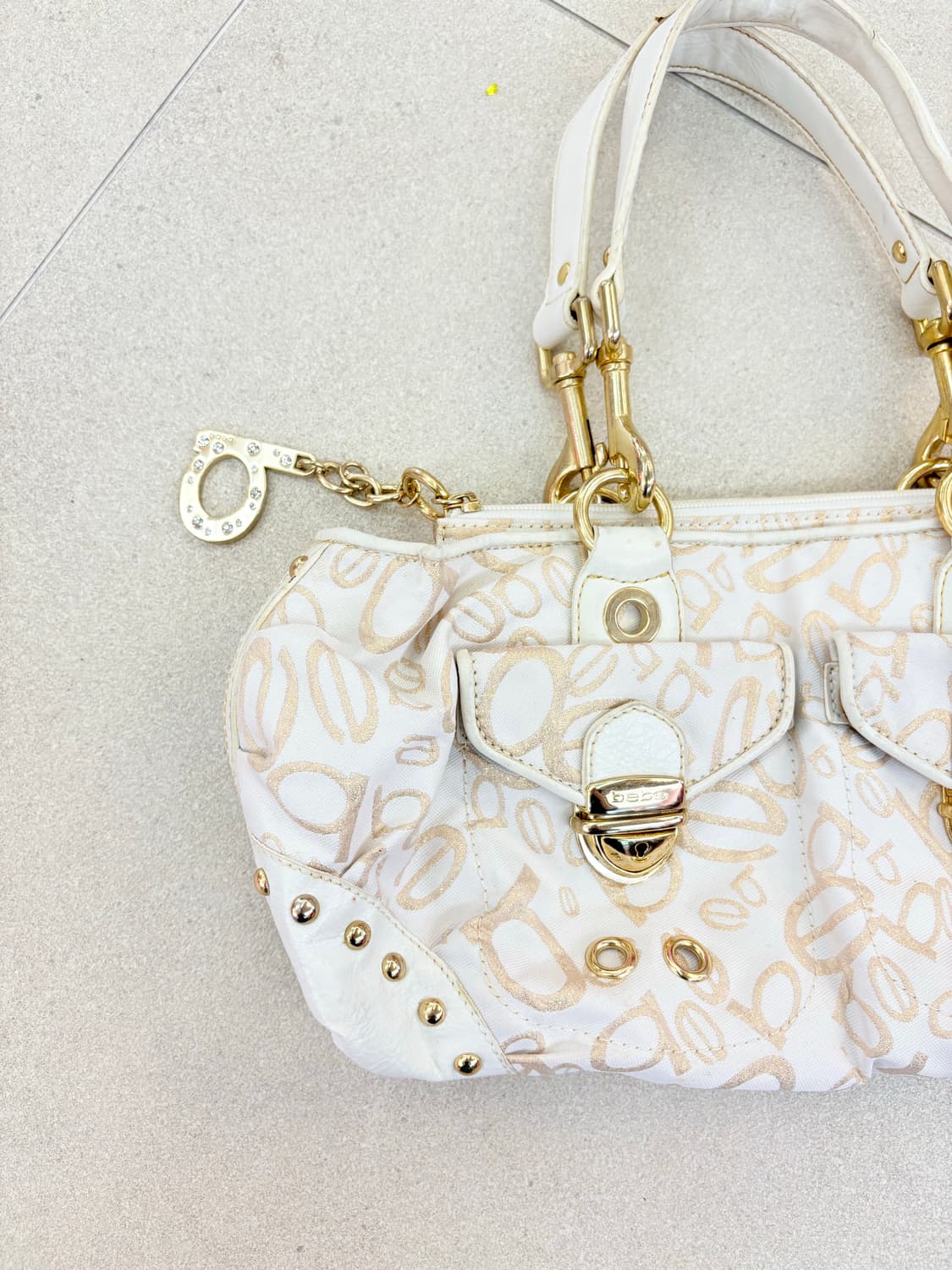 Bebe 골드 디테일 숄더백 상품이미지2