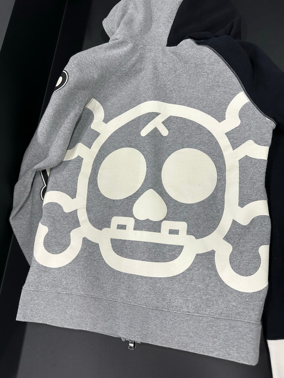 베이프 마일로 스컬 후드 집업 상품이미지4