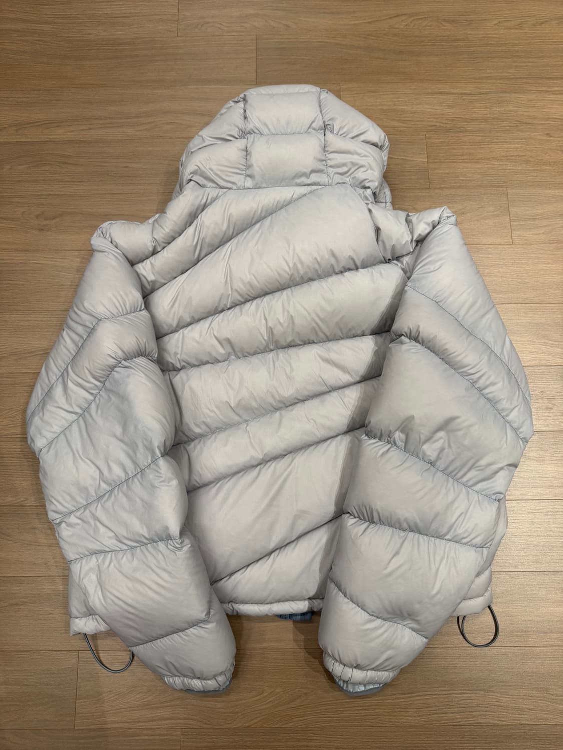 밈더워드로브 코인 서울 다이애그널 라이닝 다운 점퍼 스카이블루 상품이미지4