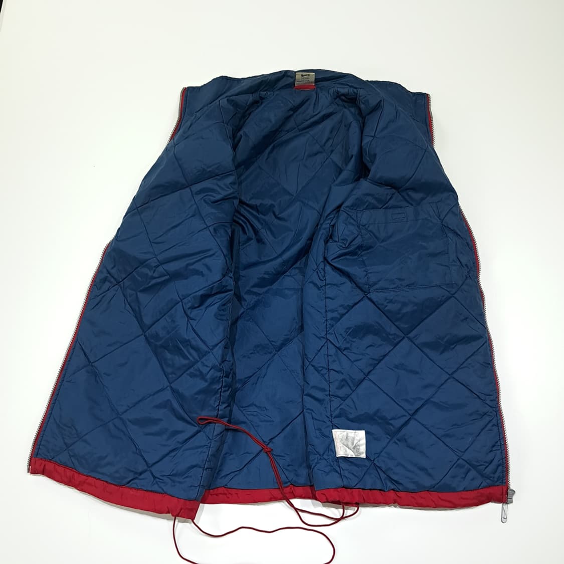 CL240 XS 나이키 90s 오벌스우시 레드 패딩 점퍼 상품이미지4