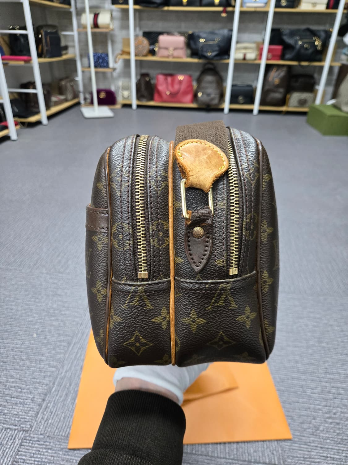 [특가][정품] 루이비통 리포터백 상품이미지5