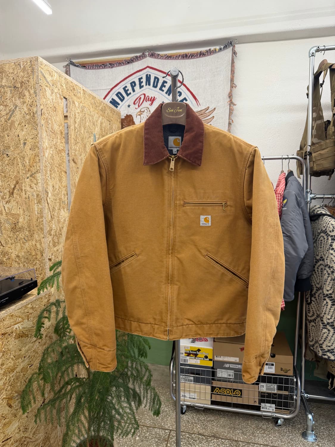 칼하트 디트로이트자켓 J001BRN 상품이미지1