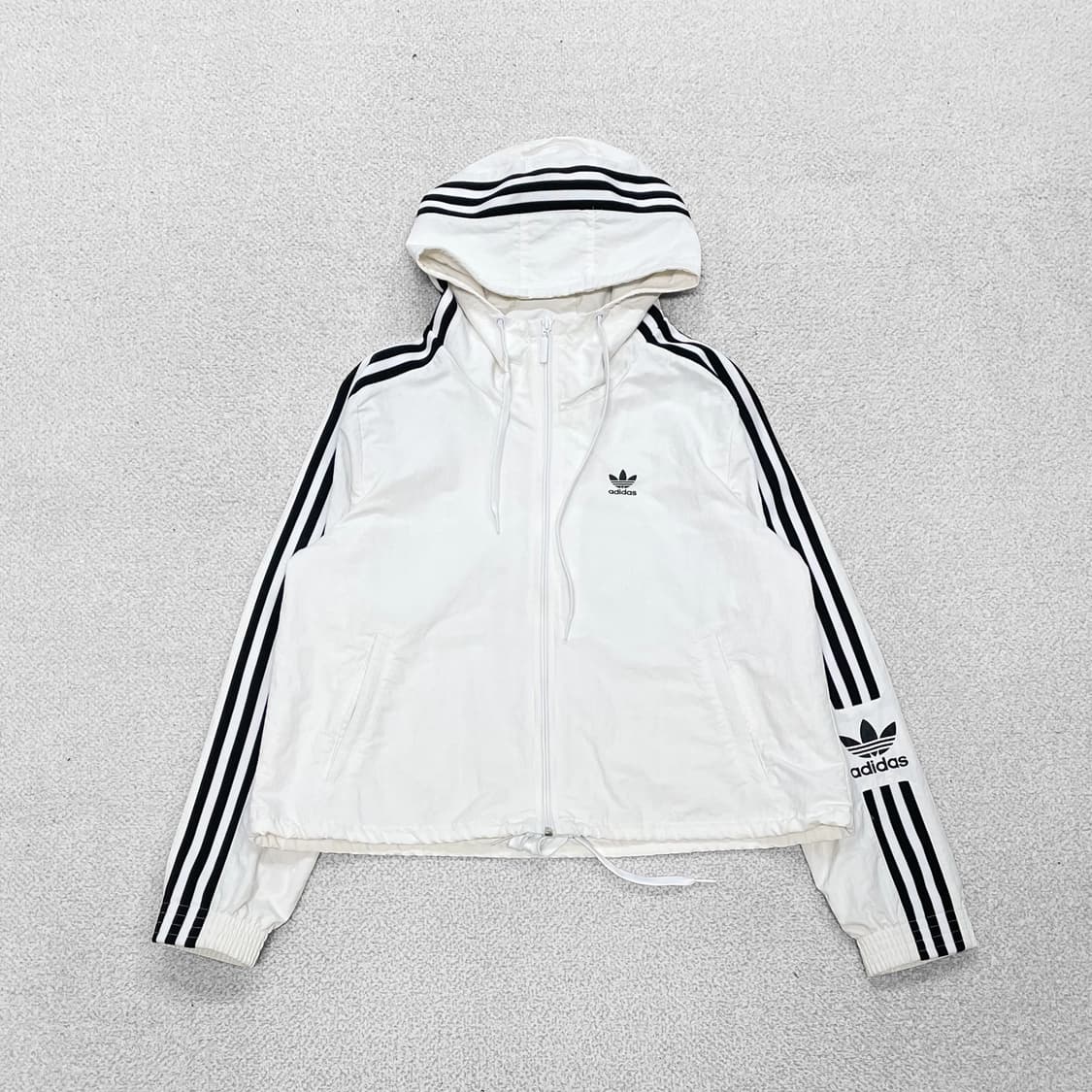 아디다스 트레포일 로고 크롭 바람막이 자켓 화이트 상품이미지2