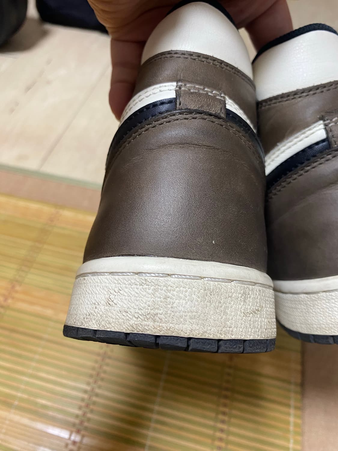[NIKE] 나이키 에어조던 1 하이 다크모카 265사이즈 상품이미지4