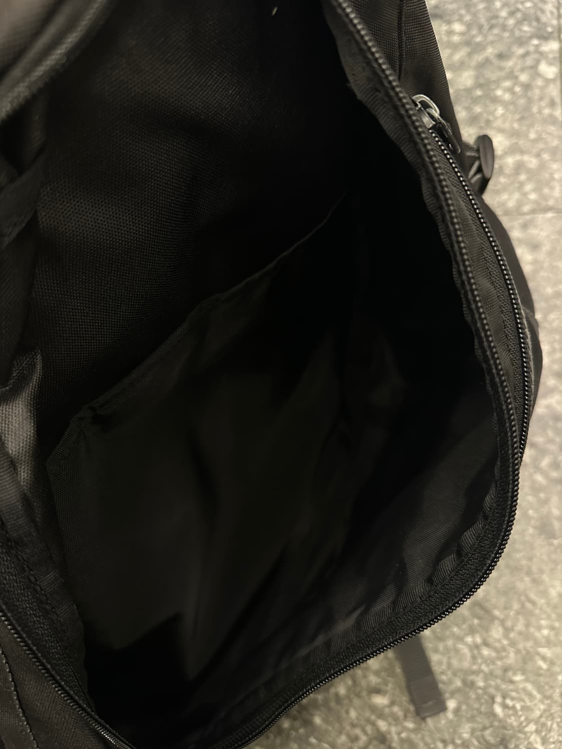 나이스고스트클럽 슬링백 처분  상품이미지4