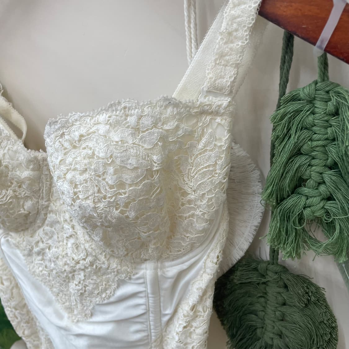 트라이엄프 인터네셔널 레이스 뷔스티에 코르셋 상품이미지4