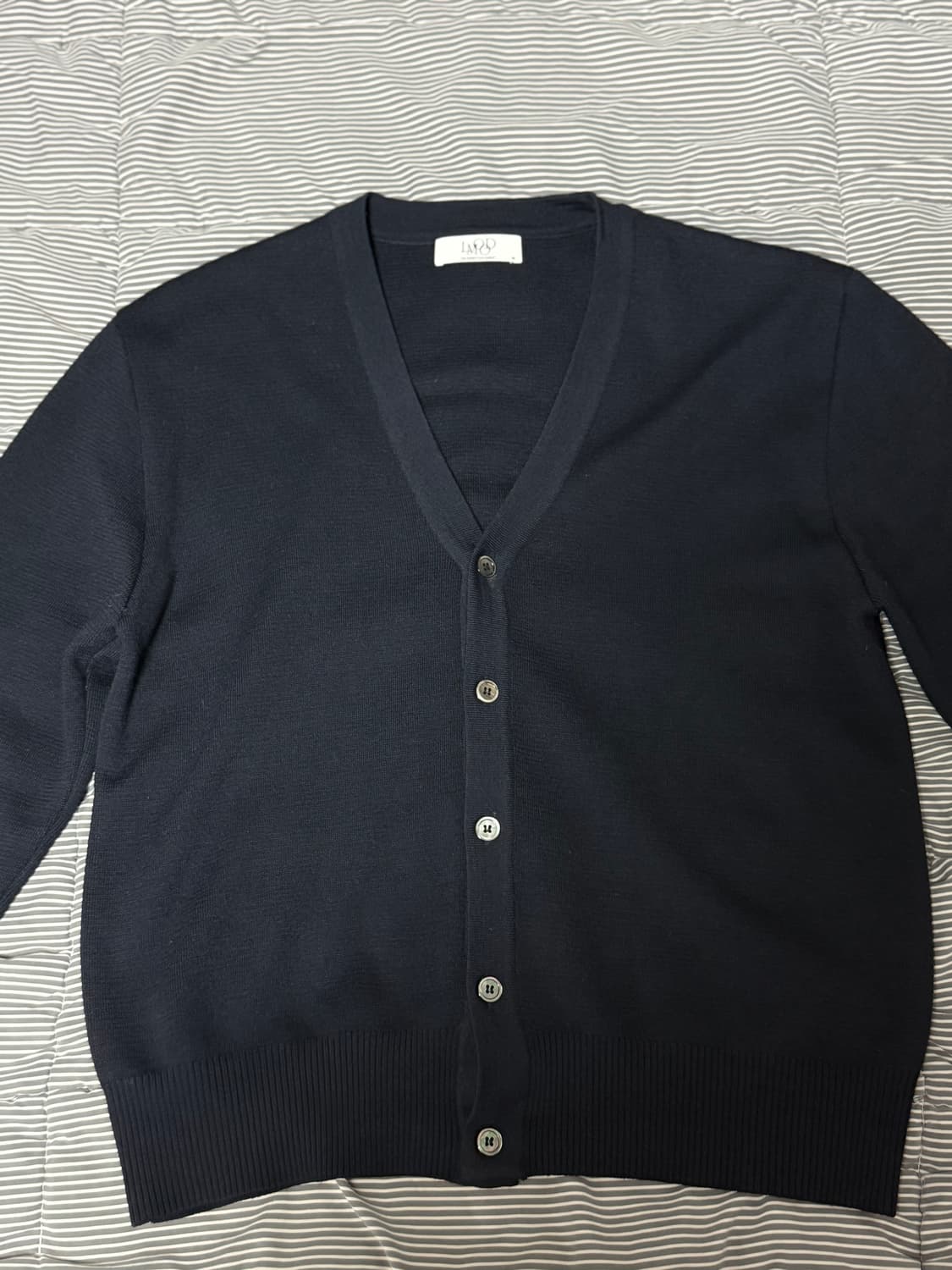 엘무드 오디너리 크롭 가디건 NAVY 상품이미지1