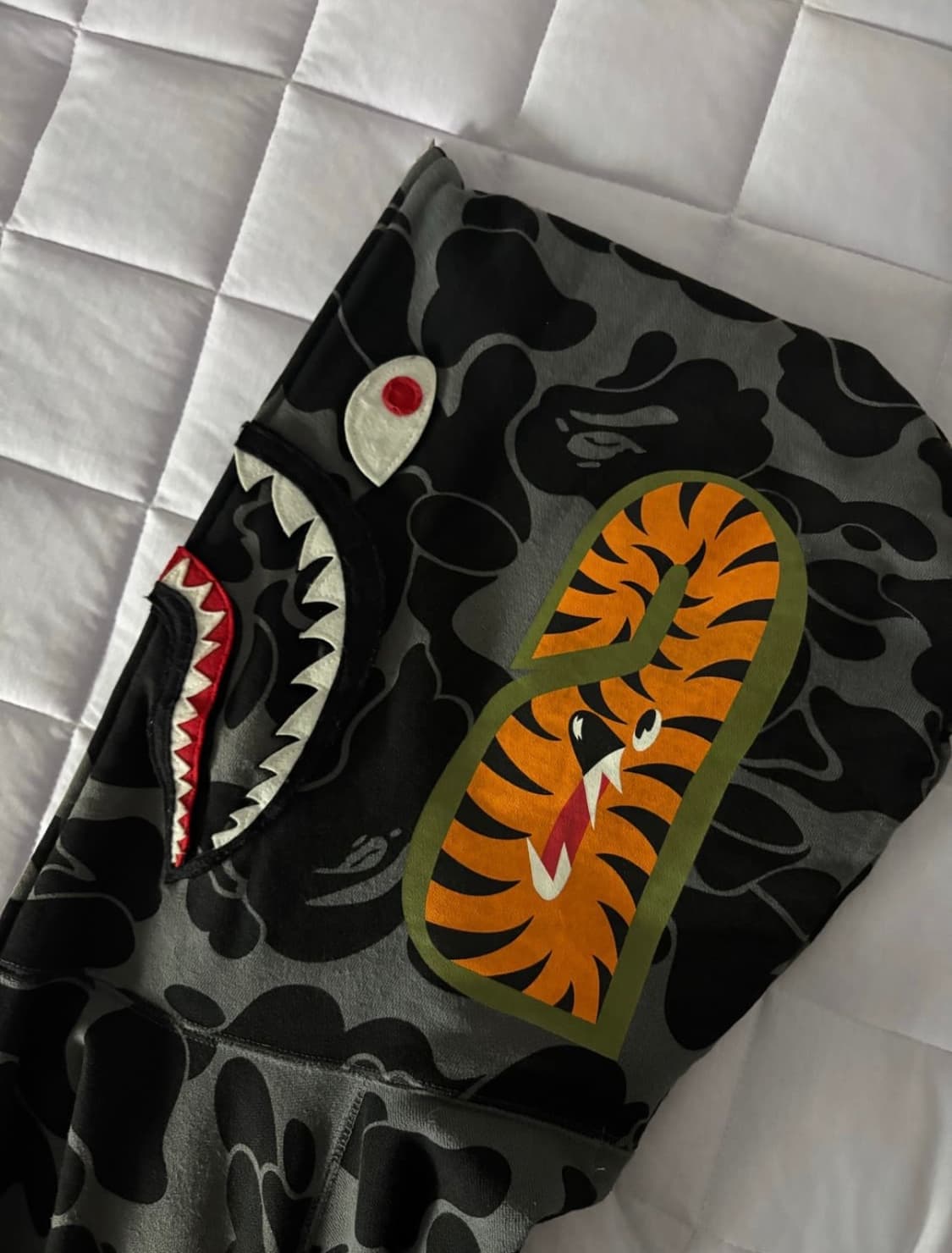 (bape)베이프 디태처블 샤크후드 XL 상품이미지8