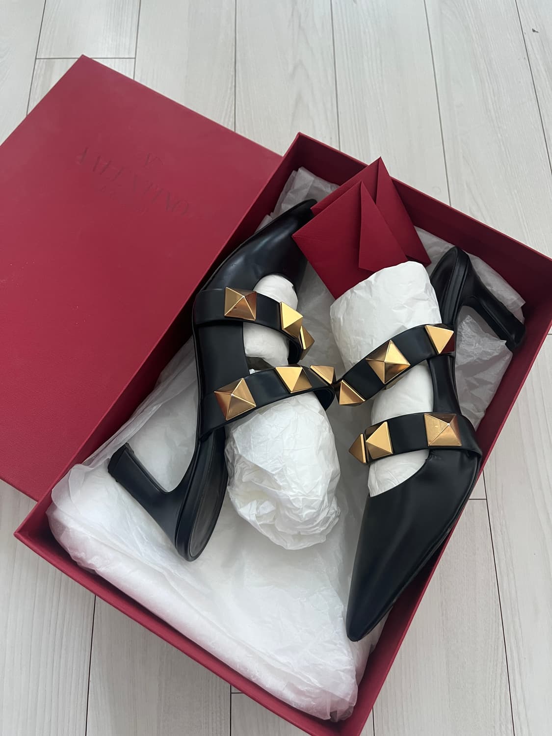 발렌티노 로만 스터드 뮬 37사이즈 상품이미지1