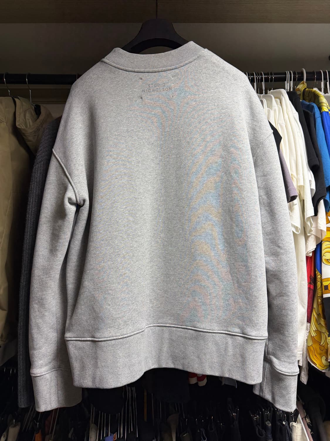 스튜디오 니콜슨 백로고 스웻셔츠 상품이미지1