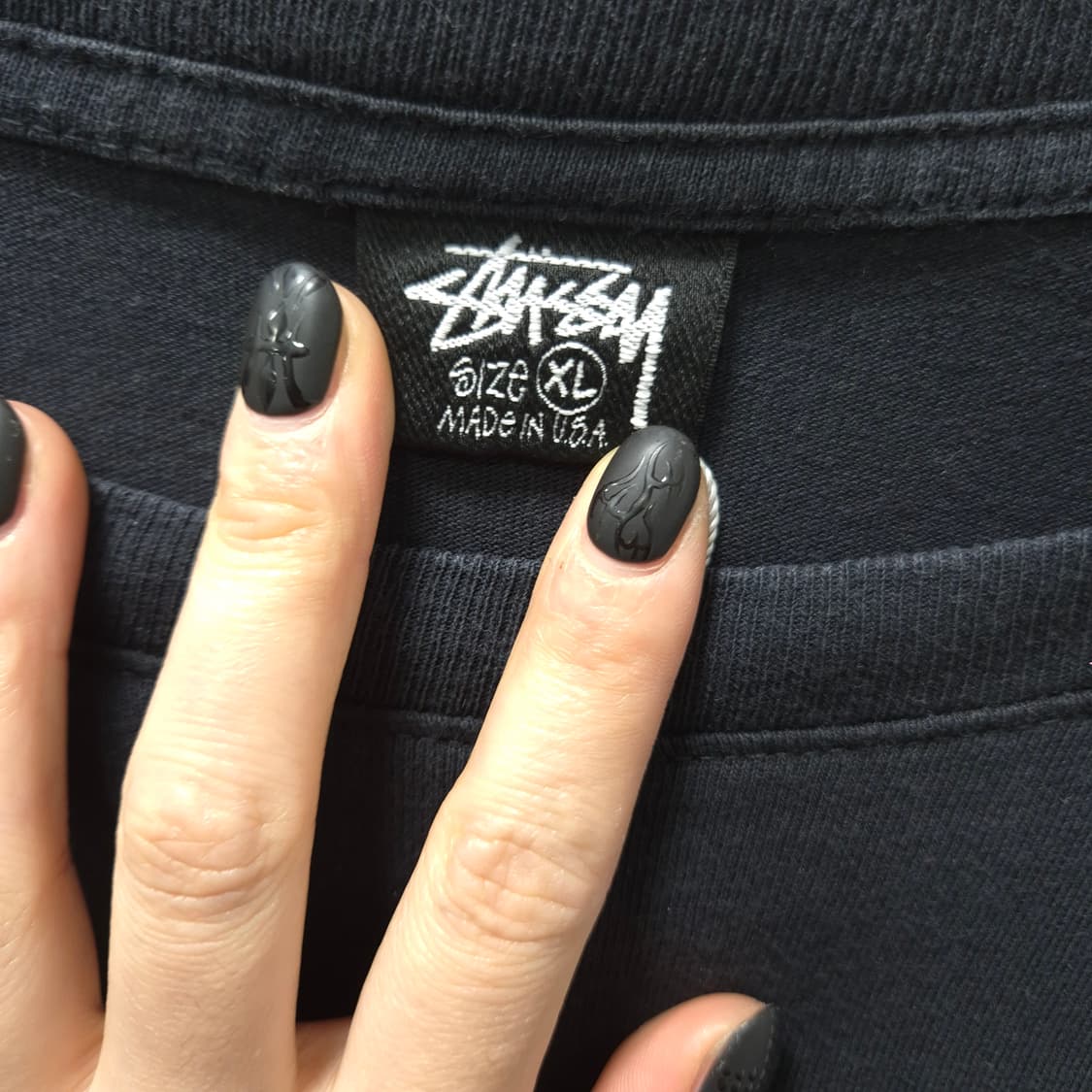 스투시 X 아워레가시 배지 피그먼트 다이드 티 블랙 티셔츠 XL 상품이미지5