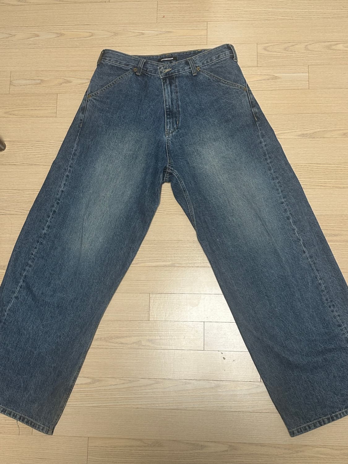 [3]해칭룸 와이드 커브진 워시드 블루 상품이미지1