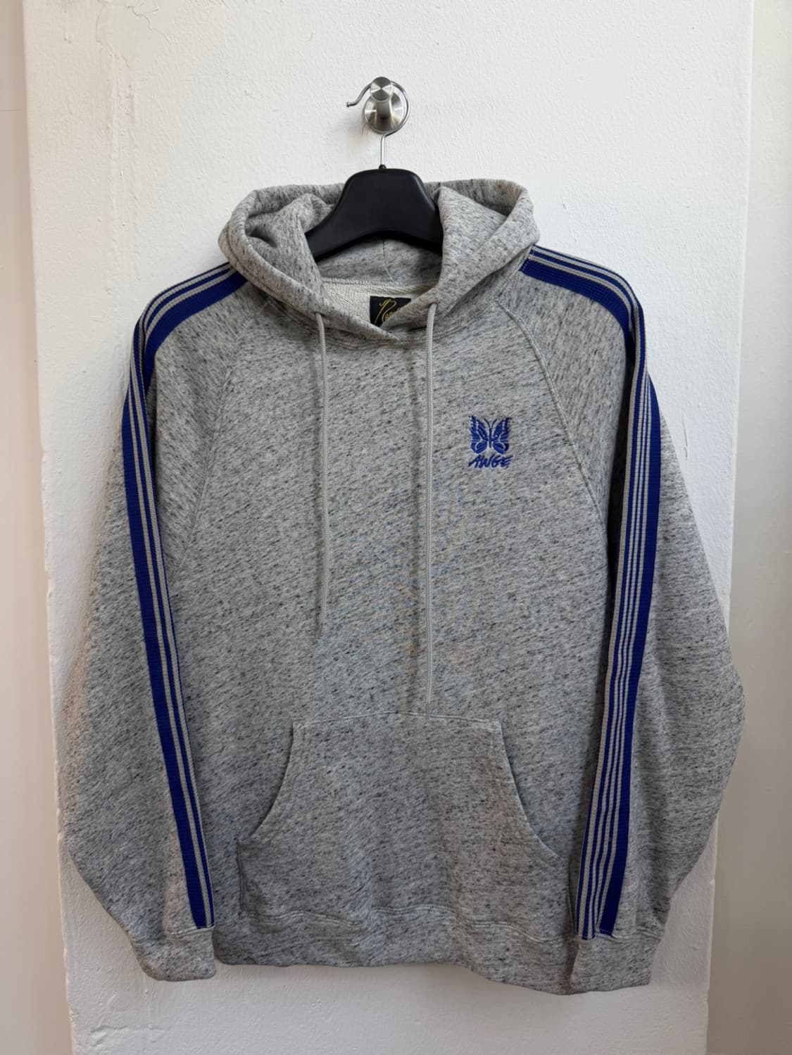 니들스 x AWGE 자수 후드 티셔츠  상품이미지2