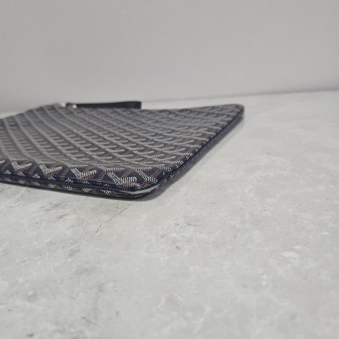 고야드 블루 마린 클러치백 GM사이즈 판매 상품이미지5