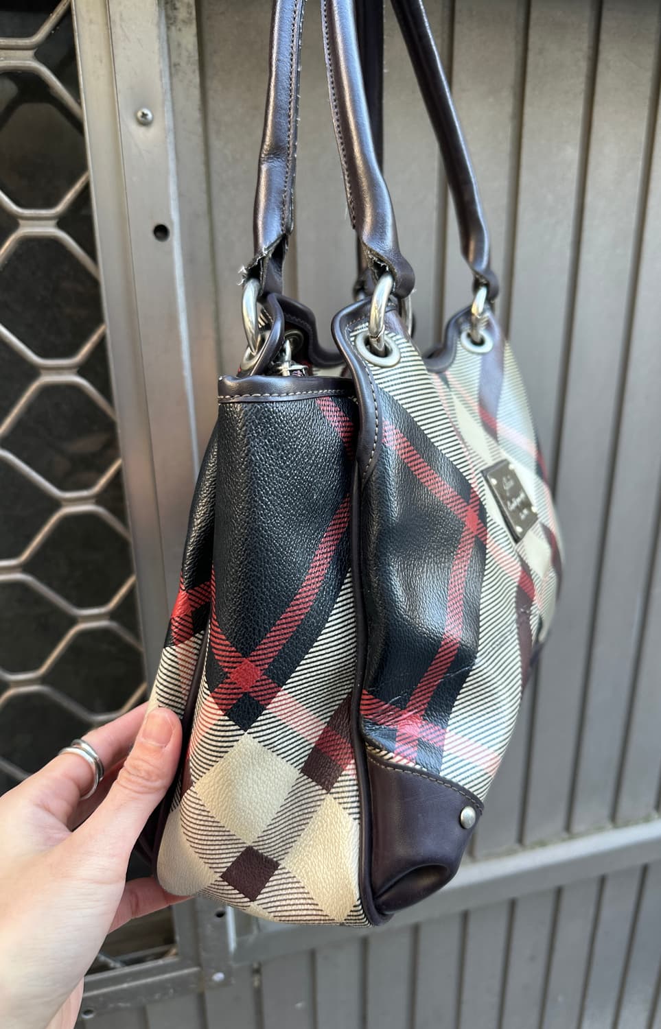 Stud point check pattern shoulder bag 상품이미지3