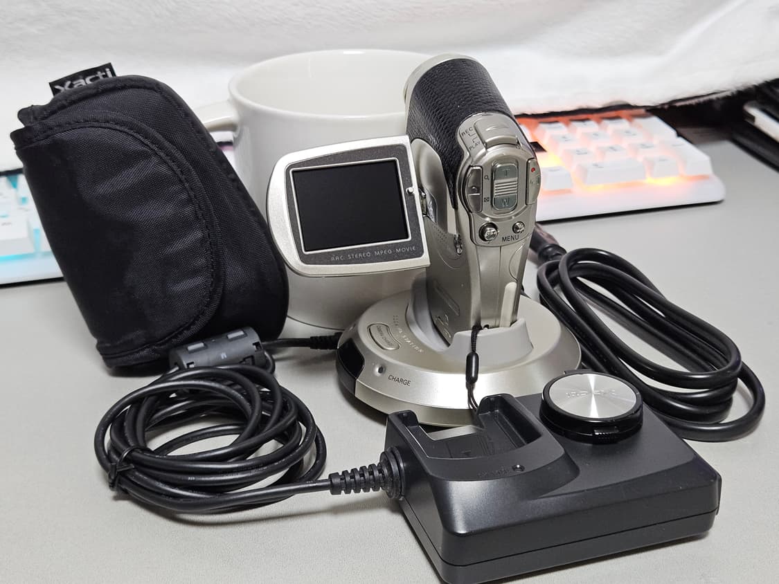 산요 작티 c4 핸디캠 엔믹스 오해원 디카 정품 파우치 포함 상품이미지3