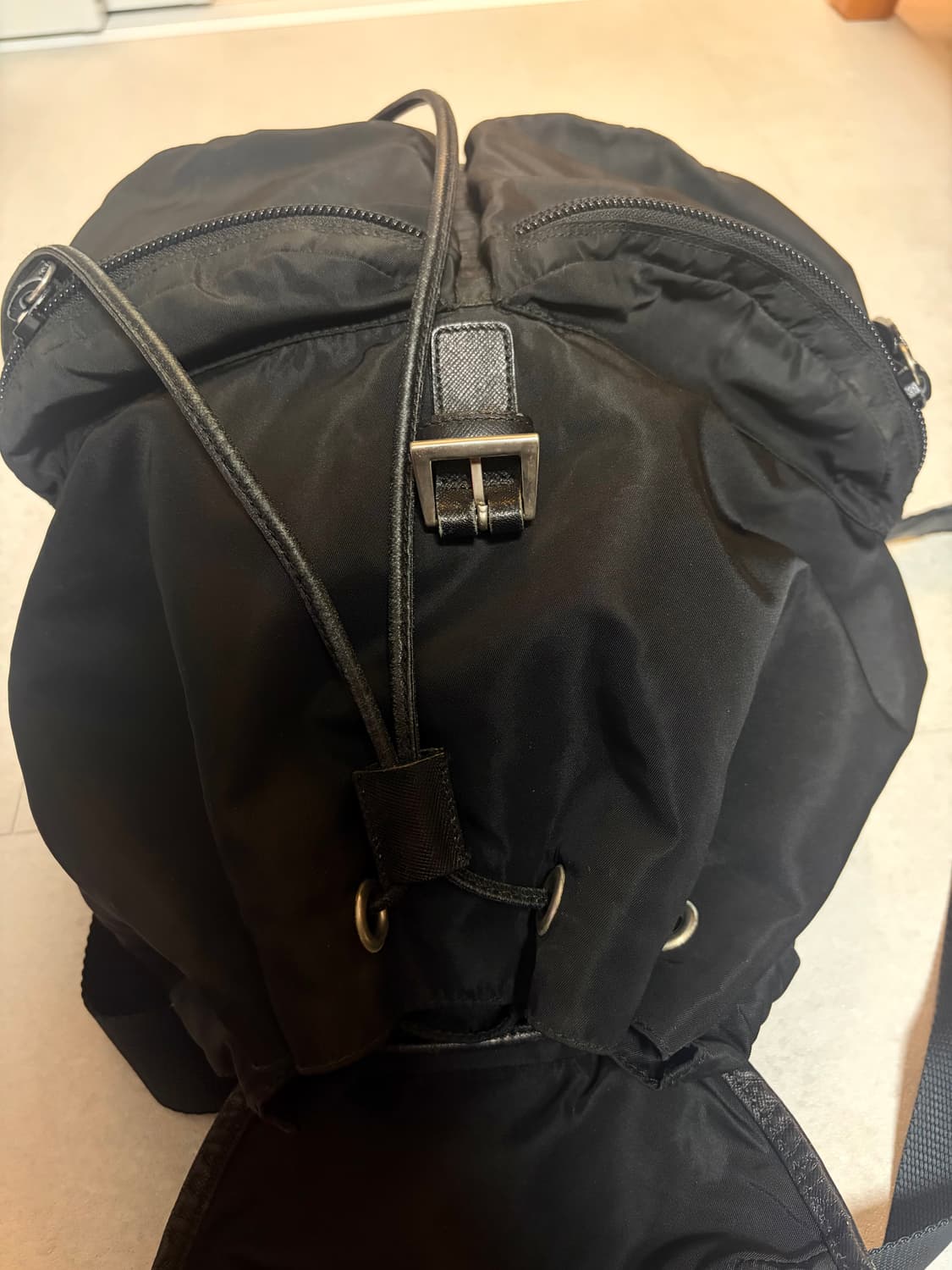 (정품) (개런티카드 0) 프라다 나일론 백팩 판매합니다 상품이미지5