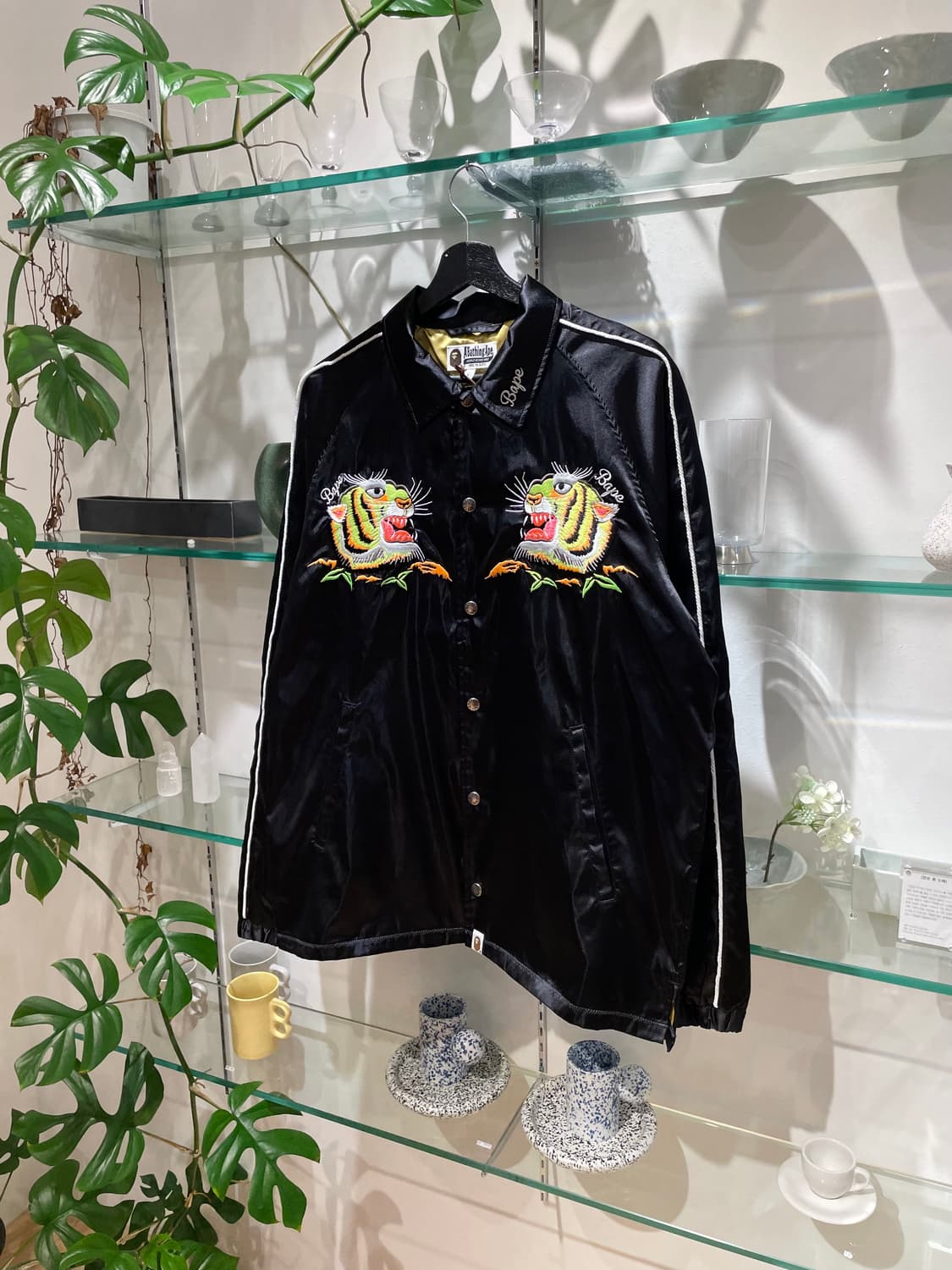 베이프 tiger embroidery jacket 상품이미지4