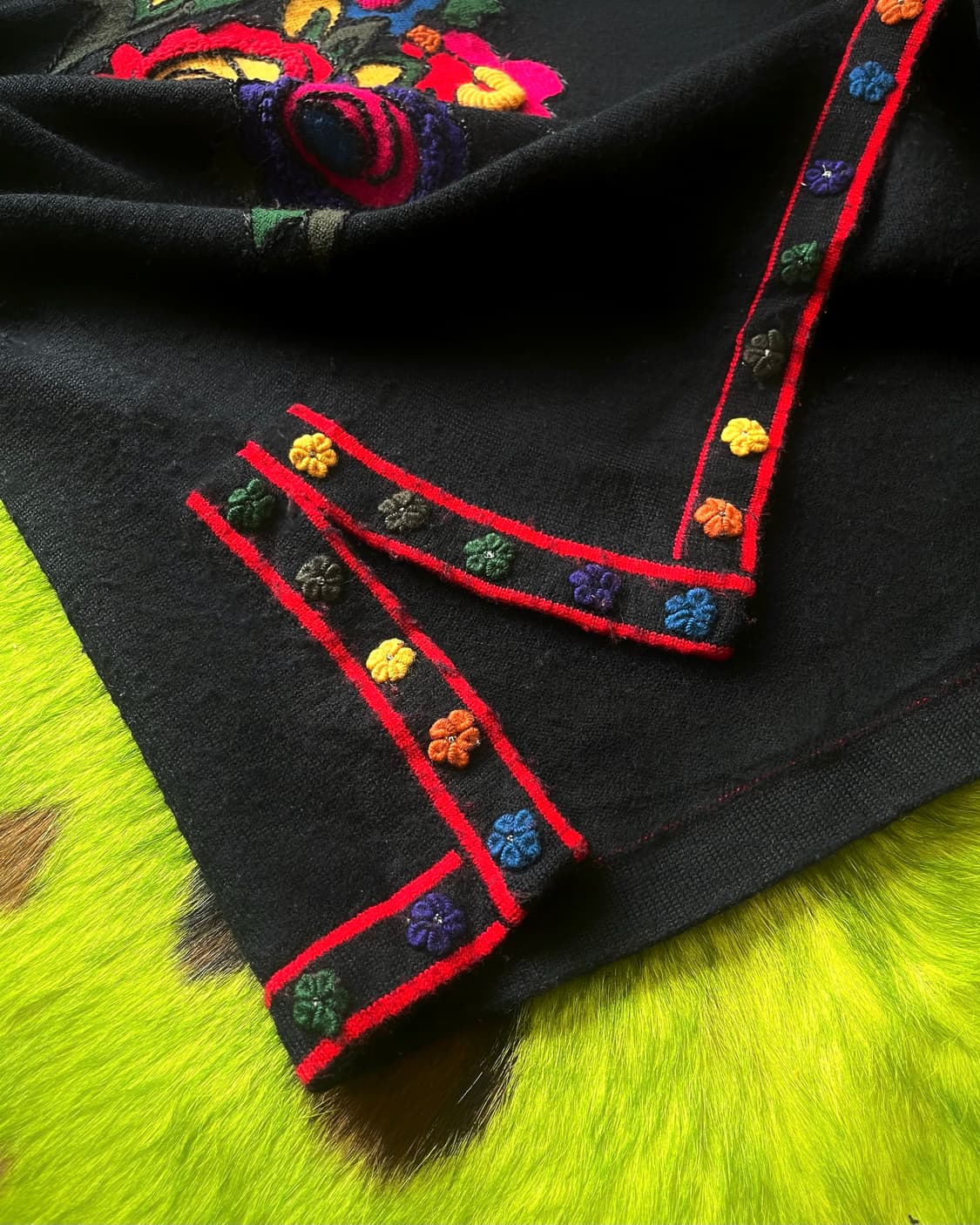 1990s Lamanie 3D Floral Trim Wool Knit 상품이미지8