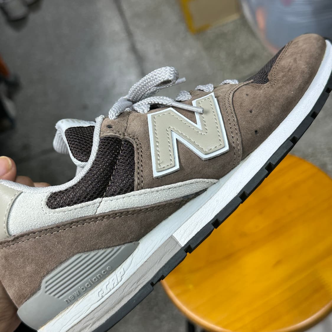 뉴발란스996 브라운 240 상품이미지5