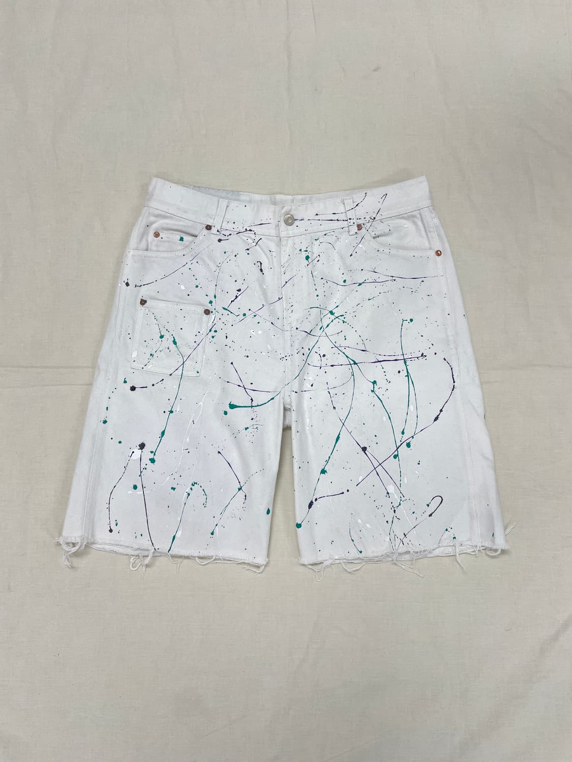*이사정리*[L] 앤더슨벨 화이트 페인팅 아트워크 데님 하프팬츠  상품이미지1