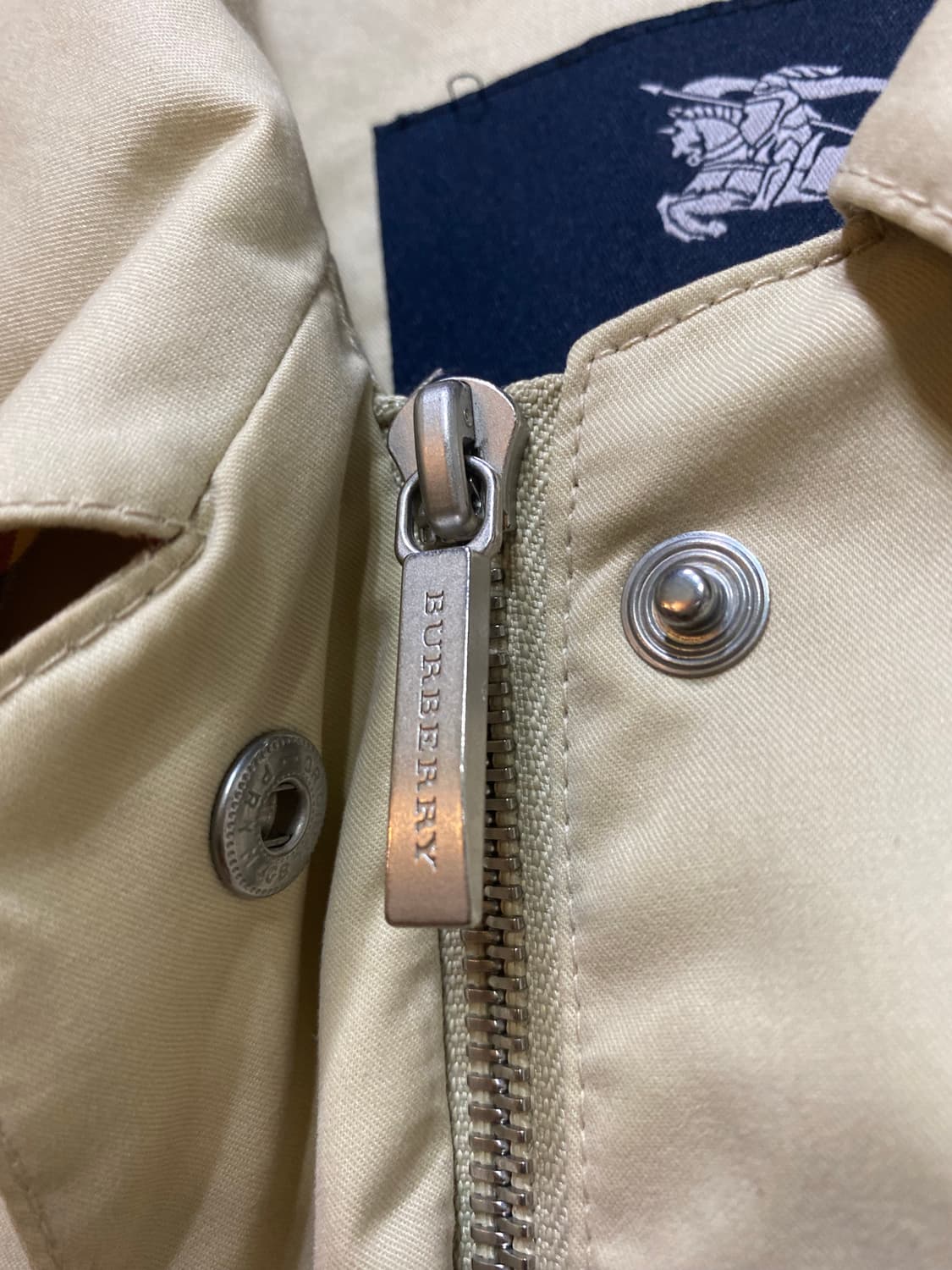 Burberry  버버리 베이지 컬러 롱 자켓 95 상품이미지3