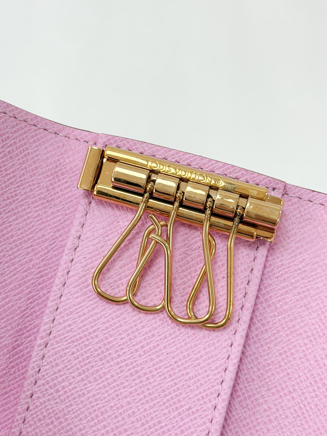 루이비통 모노그램 멀티컬러 화이트 뮤를 4 키 케이스 상품이미지7