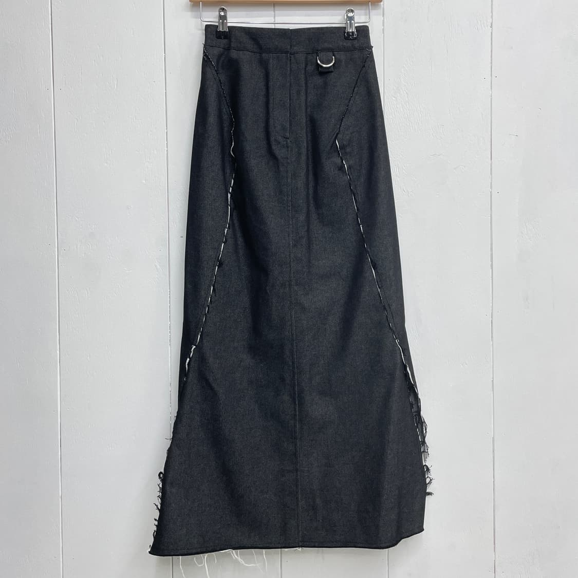 바게트(Baguette) 절개 디테일 데님 롱 스커트 블랙 상품이미지2