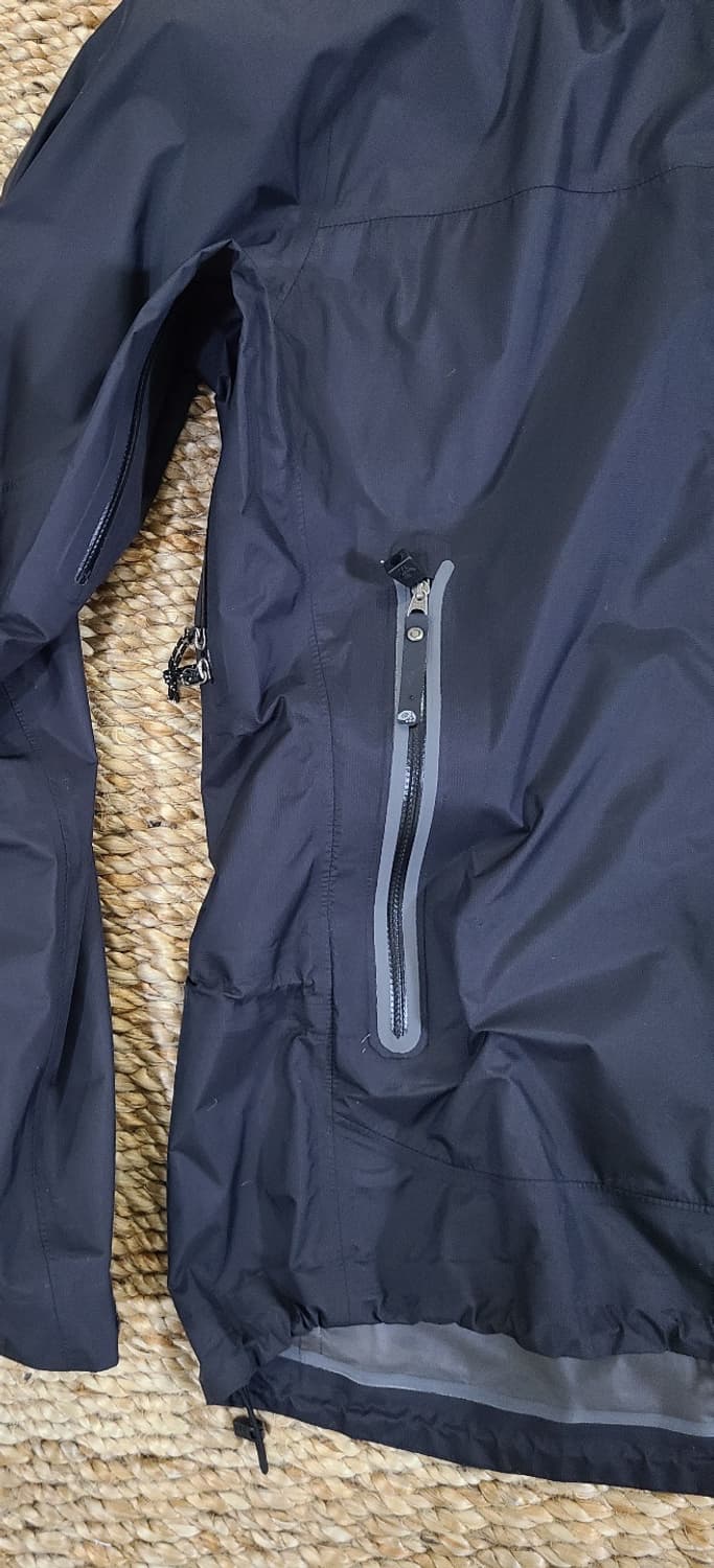 마운틴 하드웨어 고어텍스 자켓 상품이미지3