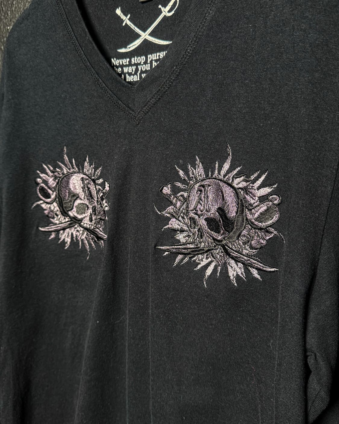 ABORDAGE – Skull V-Neck Long Sleeve  상품이미지8