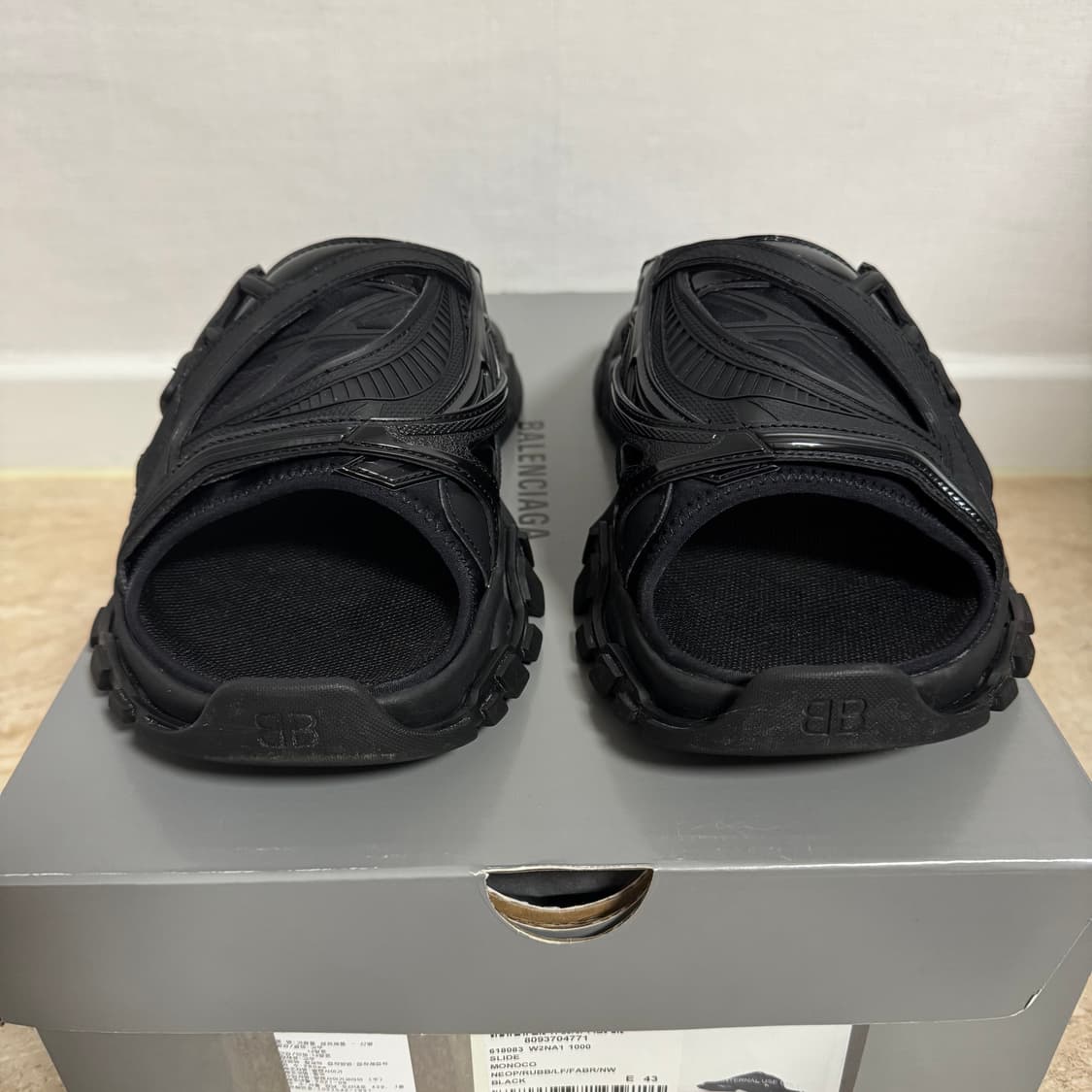 [43] 발렌시아가 트랙 슬라이드 블랙 상품이미지5