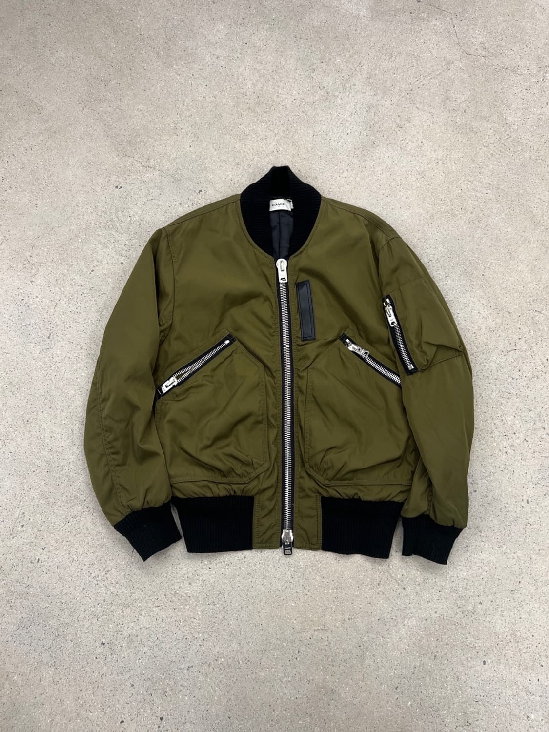코치 올리브그린 나일론 봄버 자켓 상품이미지2