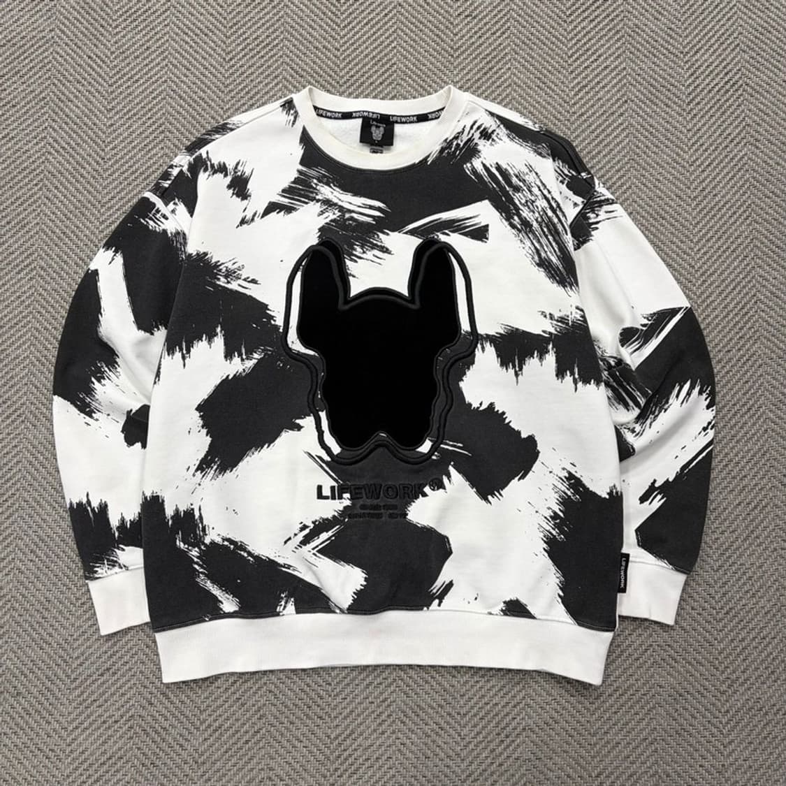 라이프워크 라독 패치 맨투맨 v2058 상품이미지1