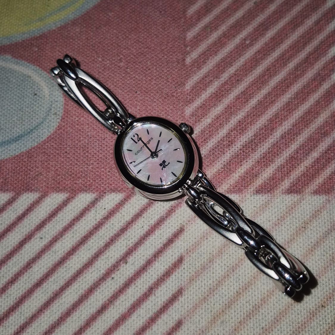 90s 꾸레쥬 핑크 자개 오발 손목 시계 상품이미지8