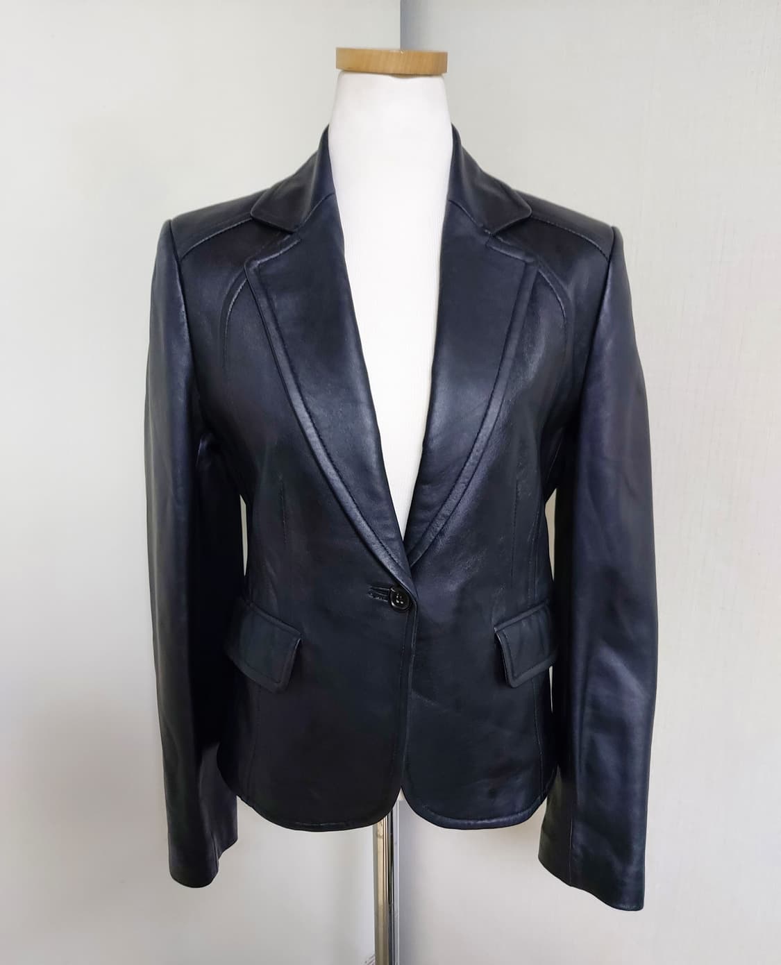 LONE 준지 by 정욱준 여성 양가죽 자켓 (66)

 상품이미지1