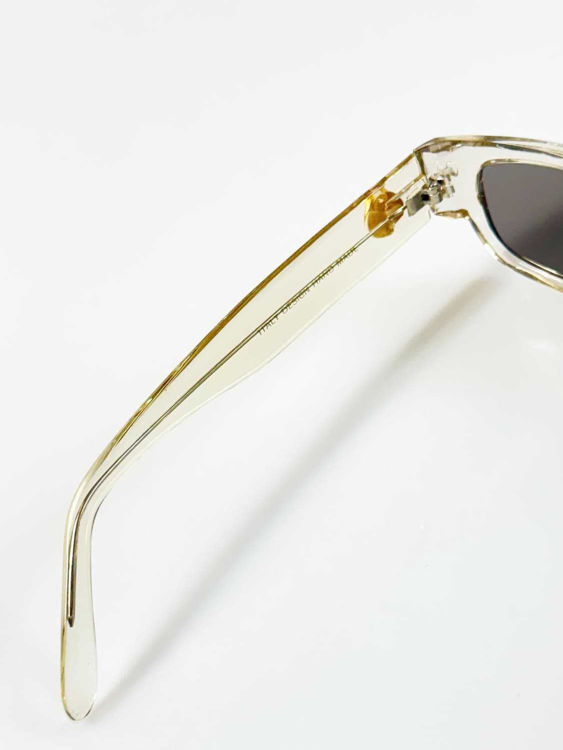 90s 유럽제 클리어 볼드 스퀘어 골드 엠블럼 빈티지 선글라스 상품이미지8