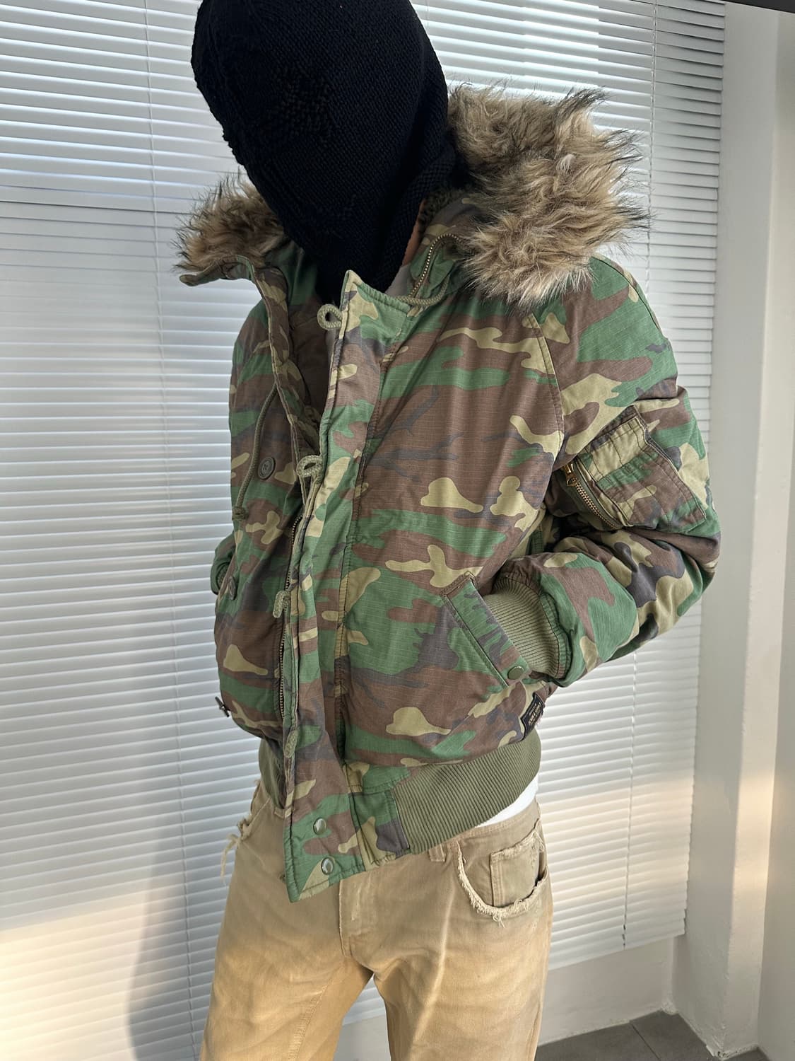 랄프로렌 카모 퍼 후드 크롭 봄버 상품이미지2