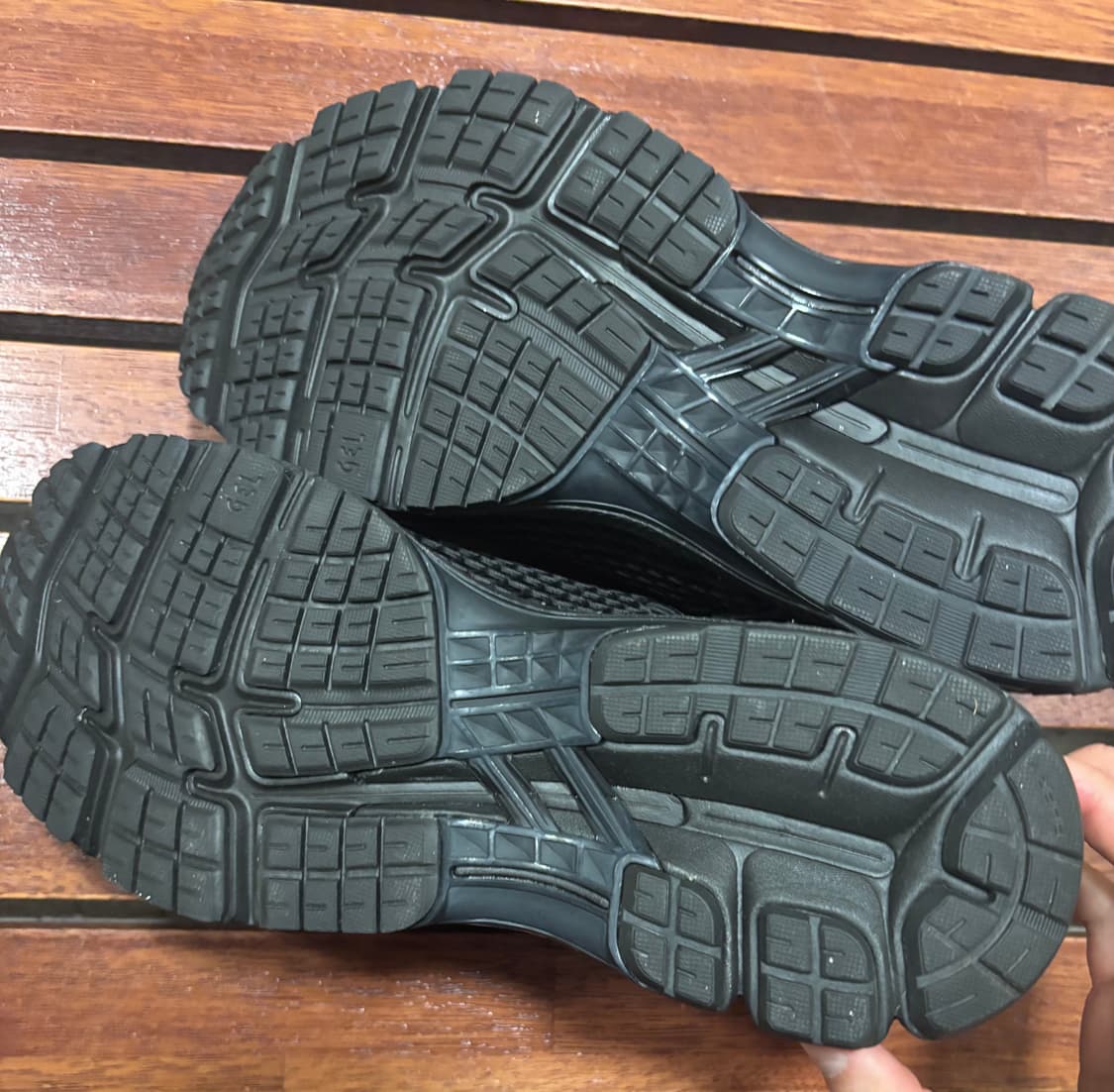 아식스 비비안웨스트우드 젤카야노 상품이미지3